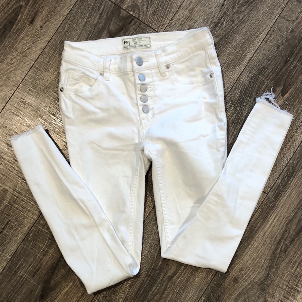 White High-waisted skinny jeans
